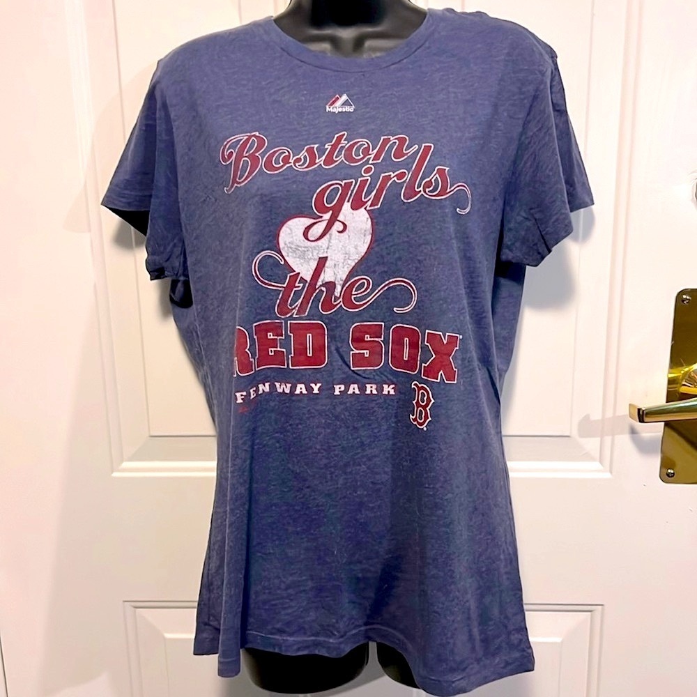MAJESTIC ⚾️🧢 “BOSTON GIRLS ❤️ THE RED SOX” BLUE COTTON V-NECK TSHIRT Women’s XL